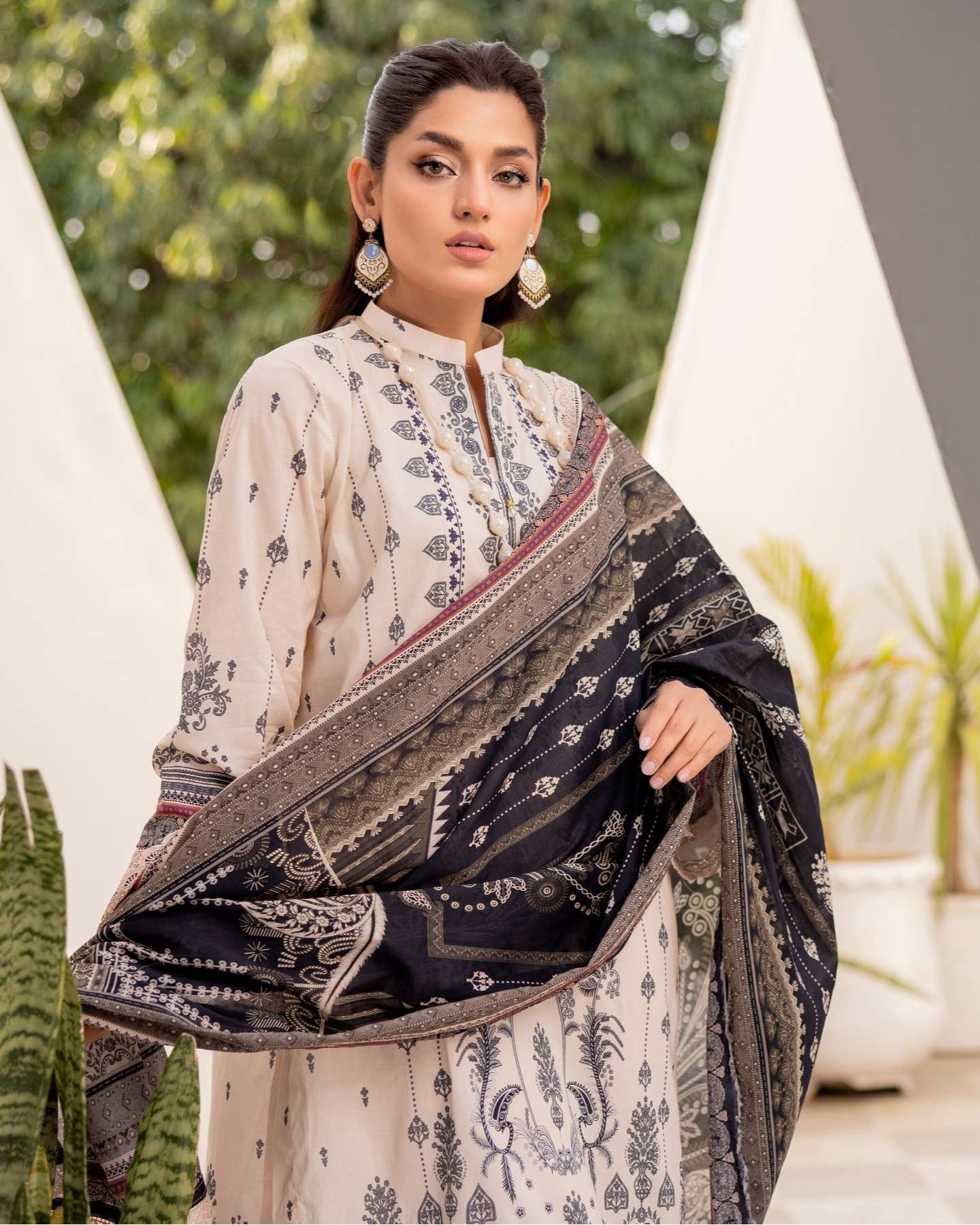 4805_Zohra DIGITAL PRINTED LAWN UNSTITCHED