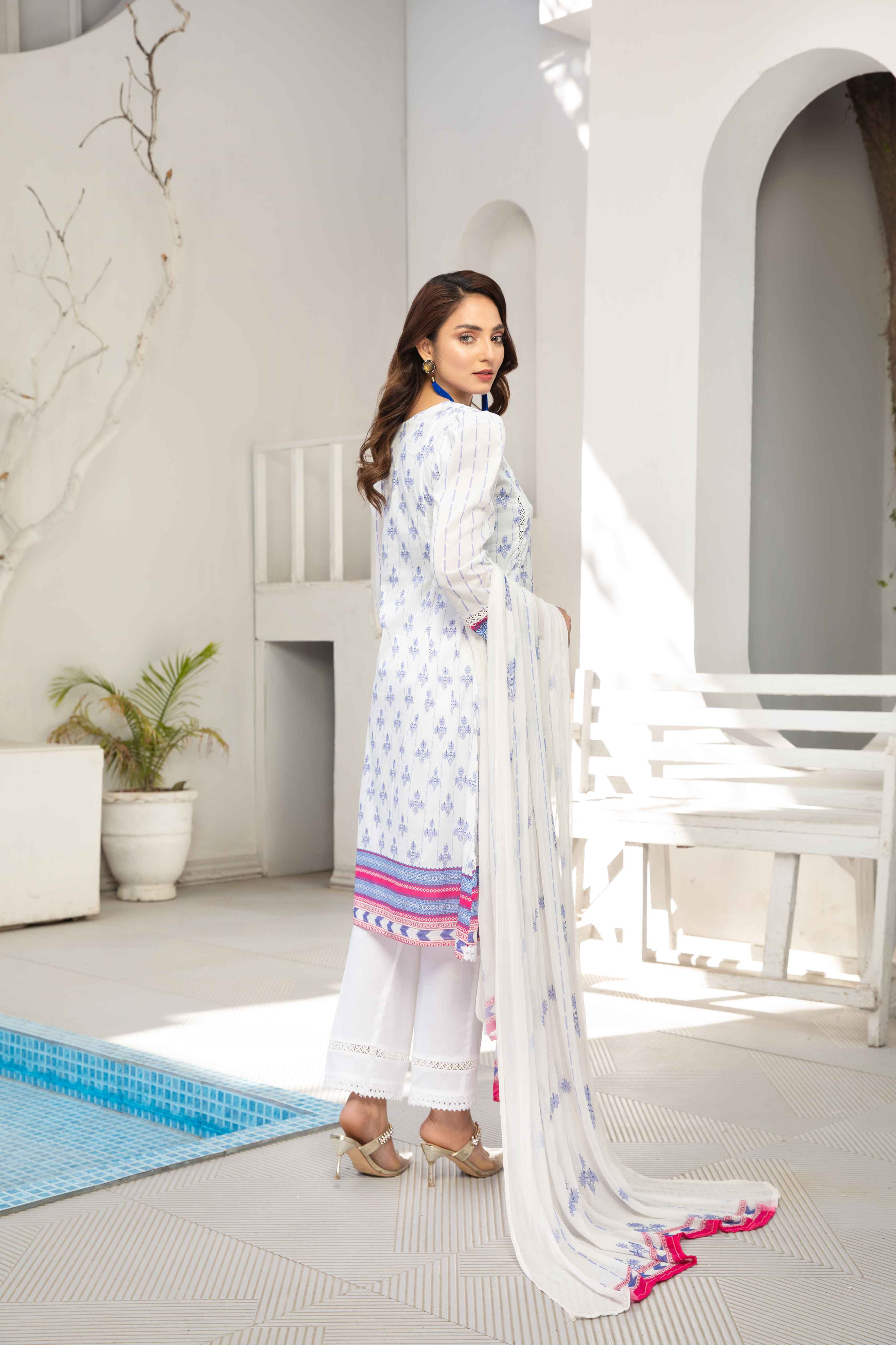 2557-DIGITAL PRINTED LAWN UNSTITCHED