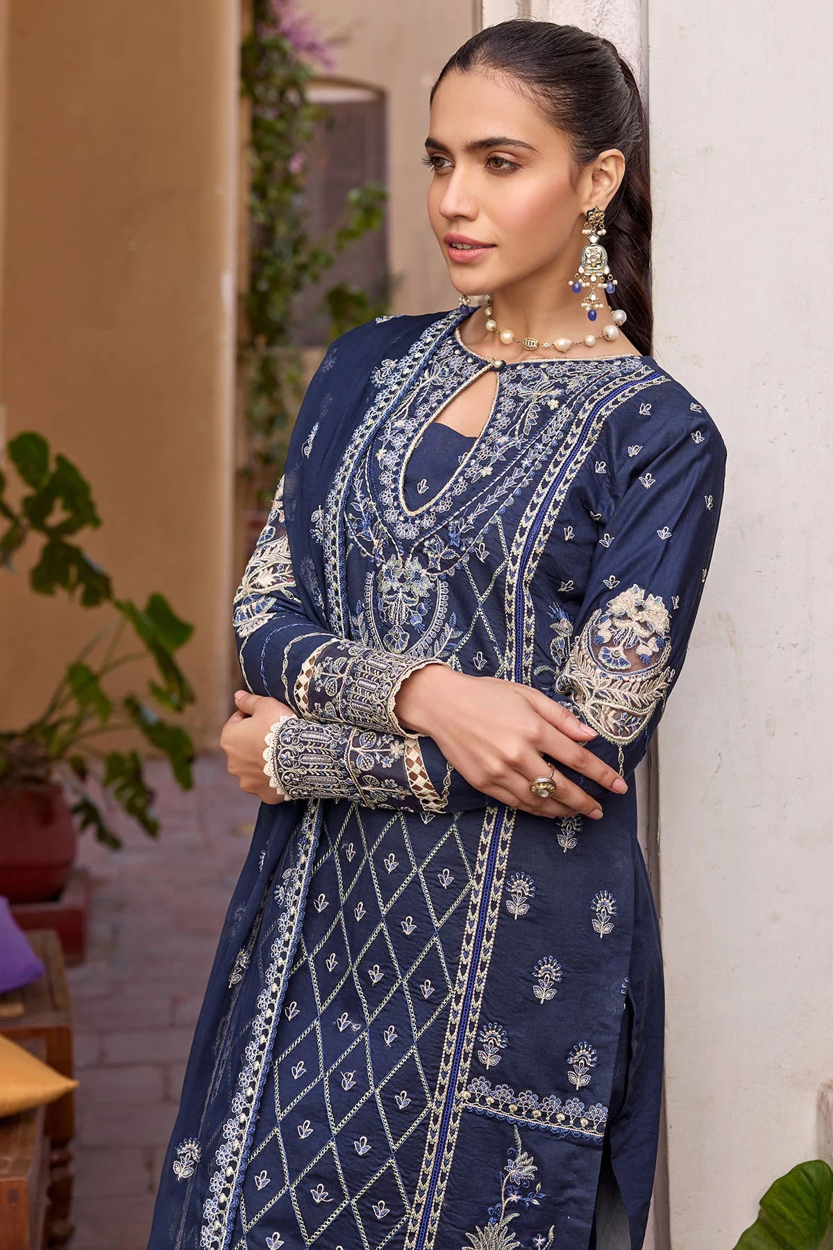 4054-LIVIA EMBROIDERED LAWN UNSTITCHED