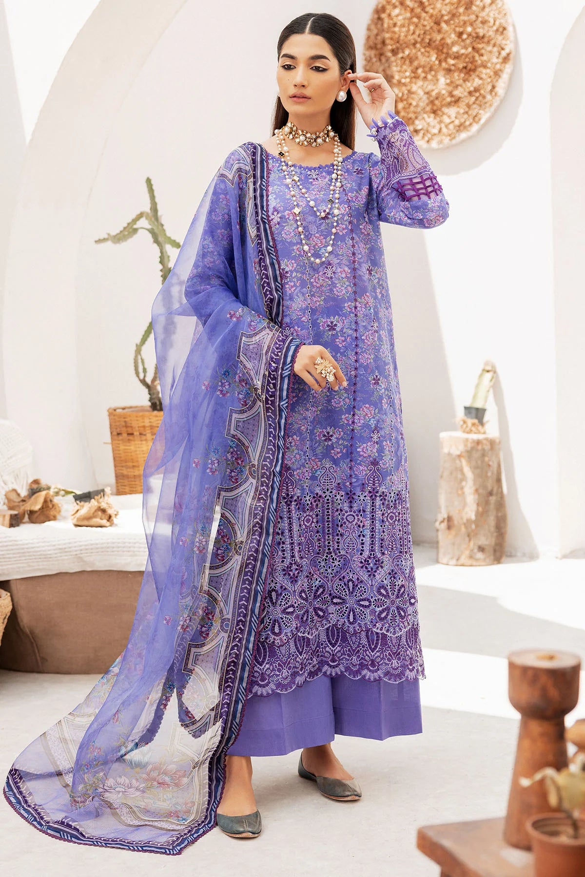 4724-ESRA EMBROIDERED LAWN UNSTITCHED