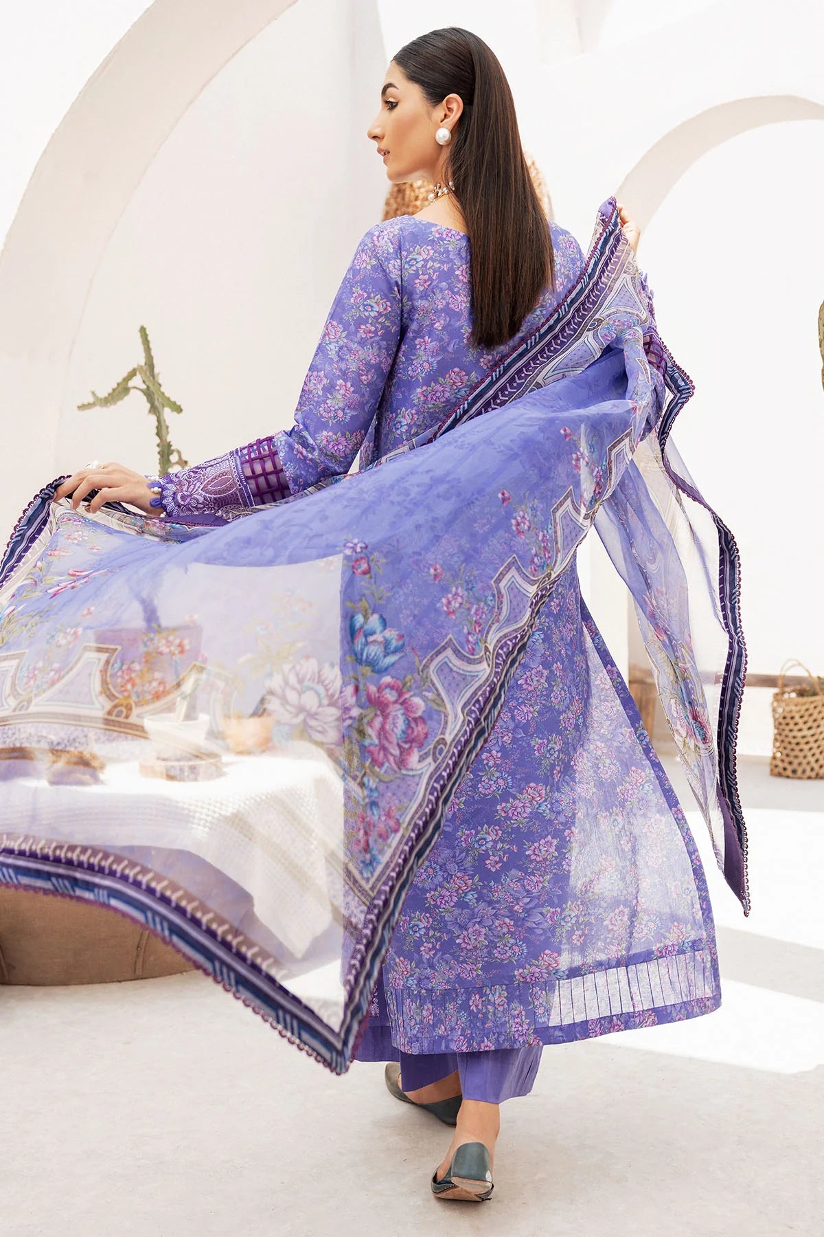 4724-ESRA EMBROIDERED LAWN UNSTITCHED