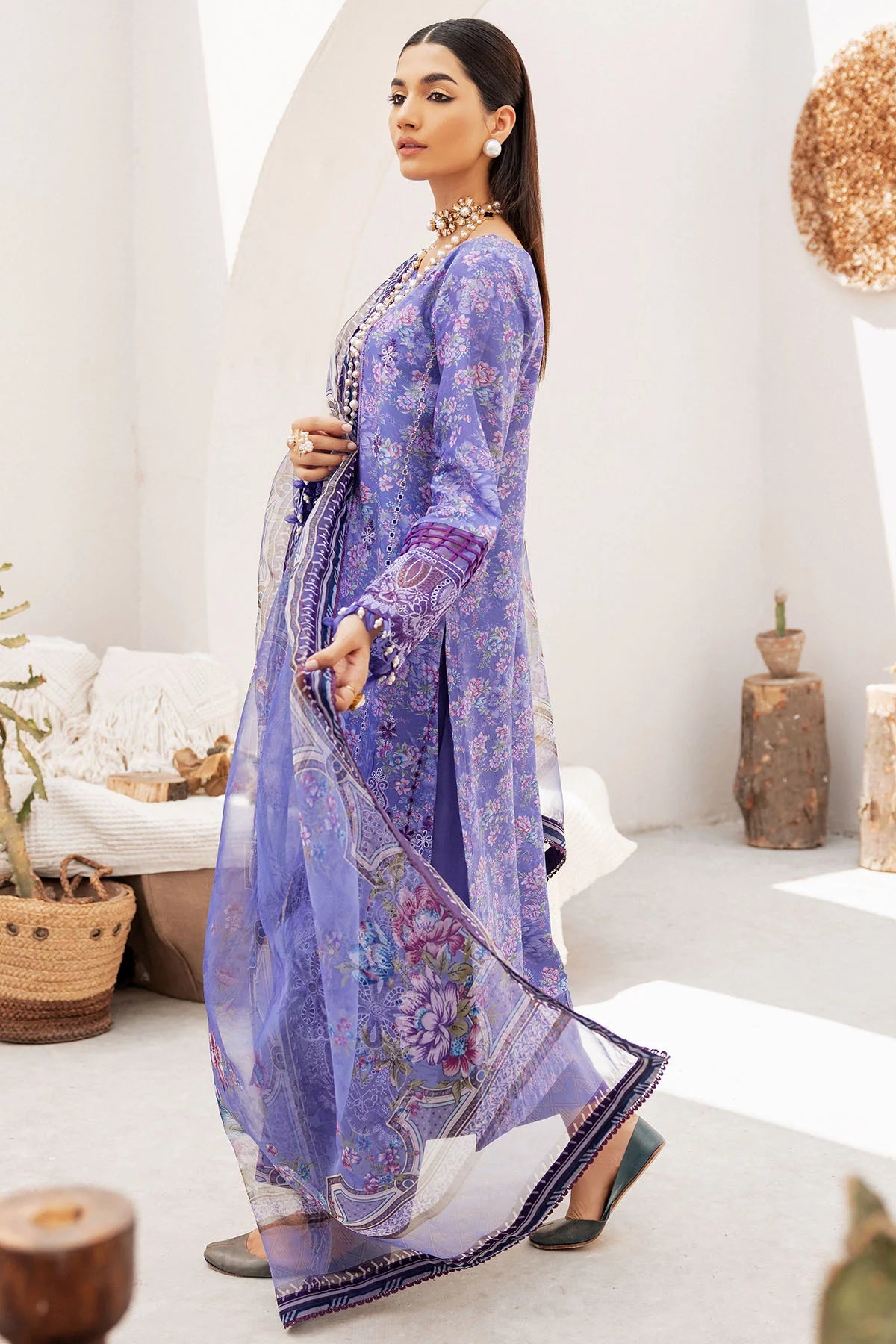 4724-ESRA EMBROIDERED LAWN UNSTITCHED