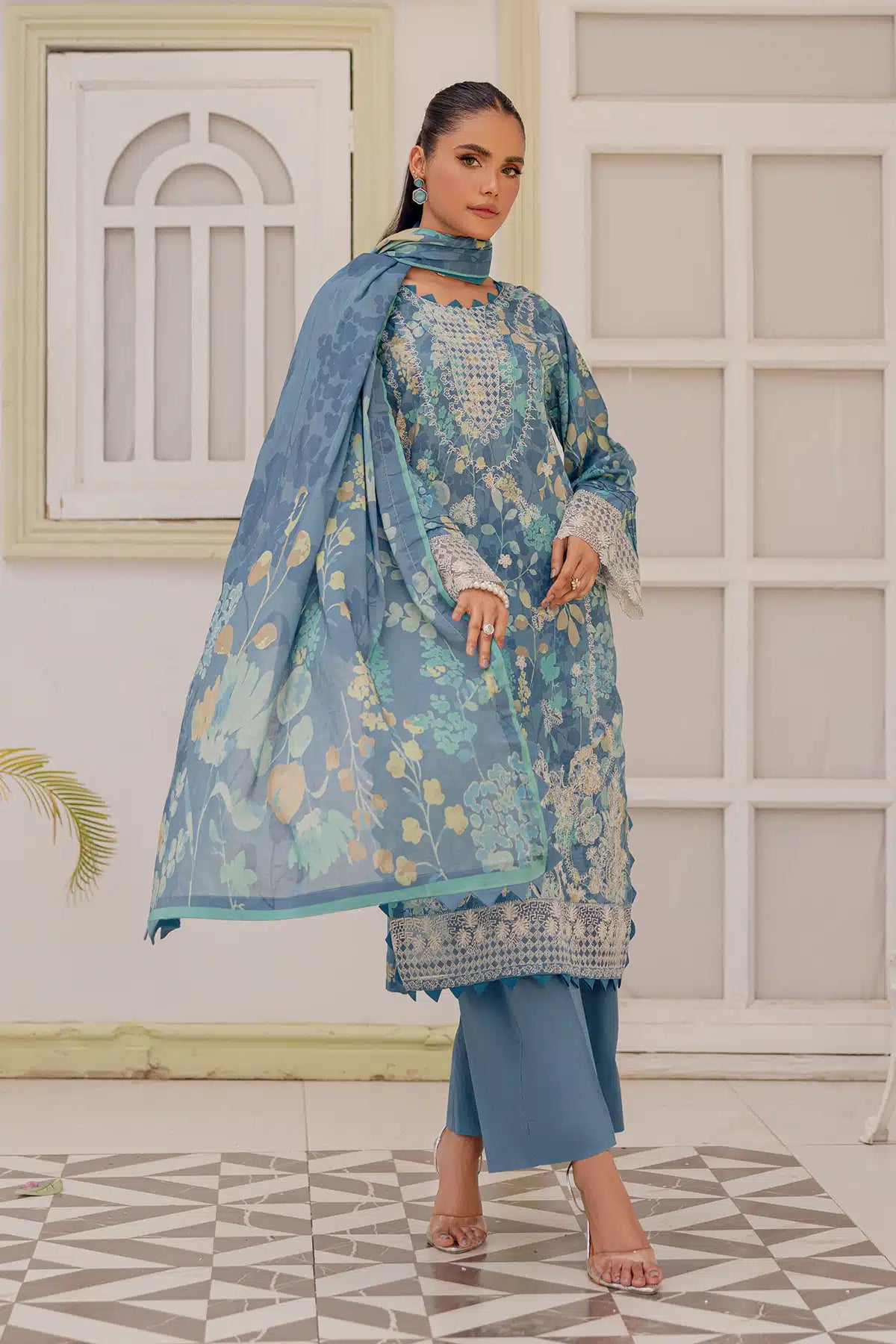 4762-KANWAL EMBROIDERED LAWN UNSTITCHED