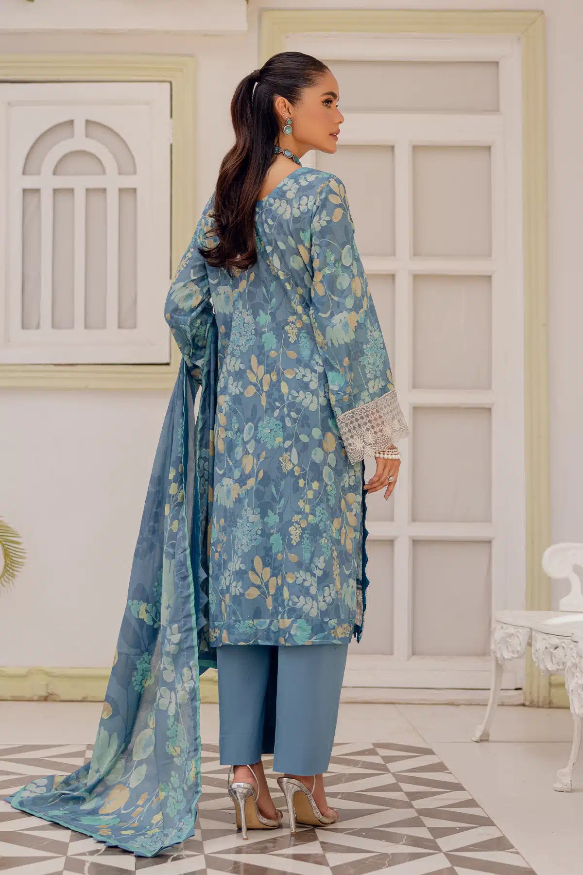 4762-KANWAL EMBROIDERED LAWN UNSTITCHED