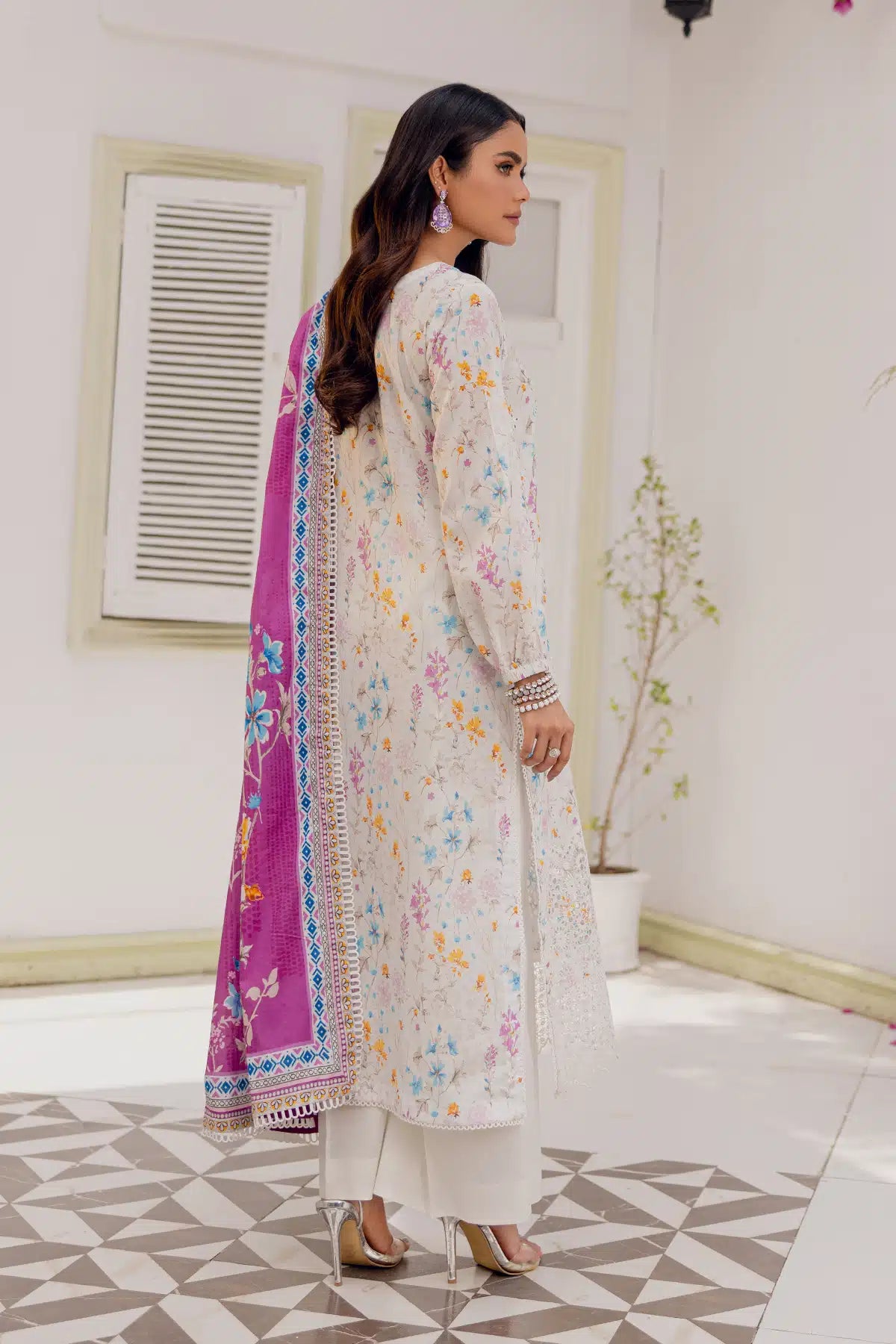 4764-SHIREEN EMBROIDERED LAWN UNSTITCHED