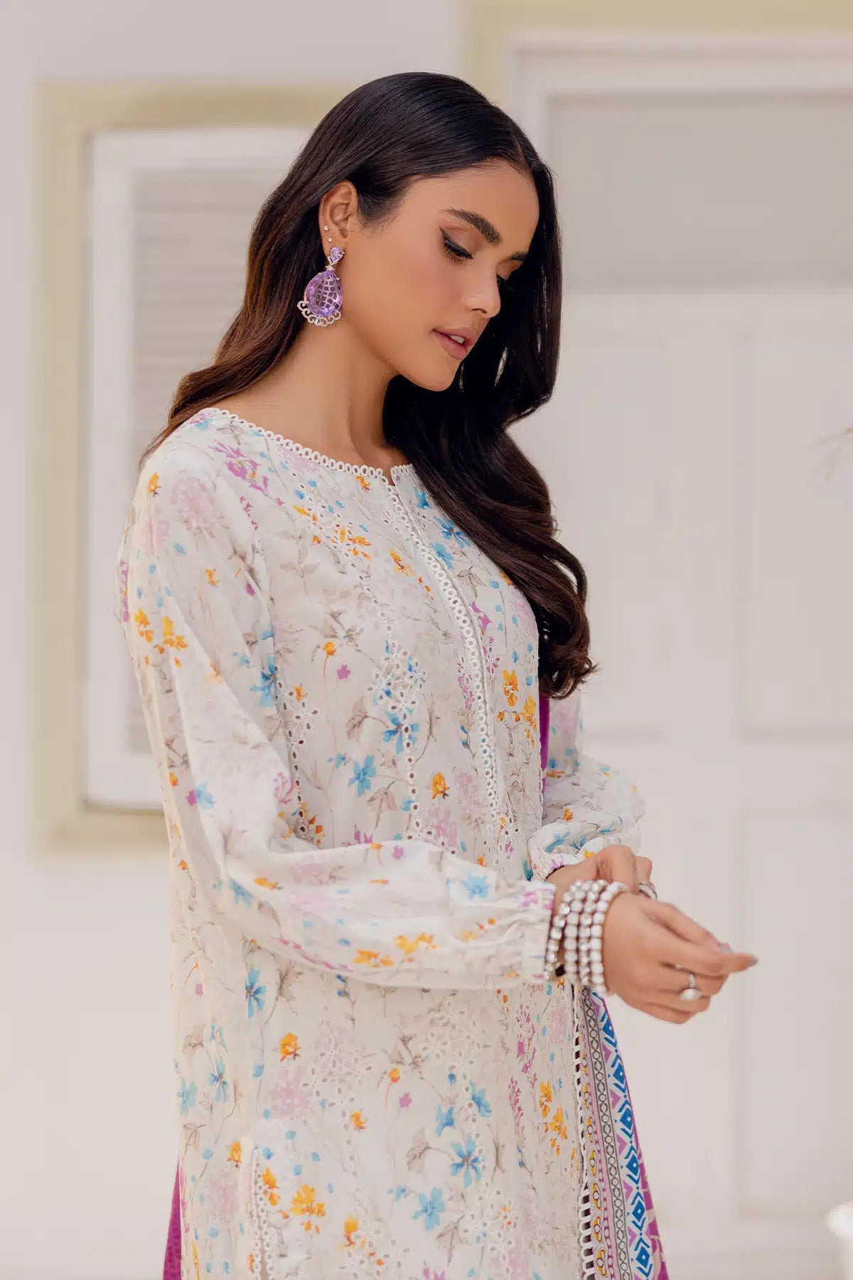 4764-SHIREEN EMBROIDERED LAWN UNSTITCHED