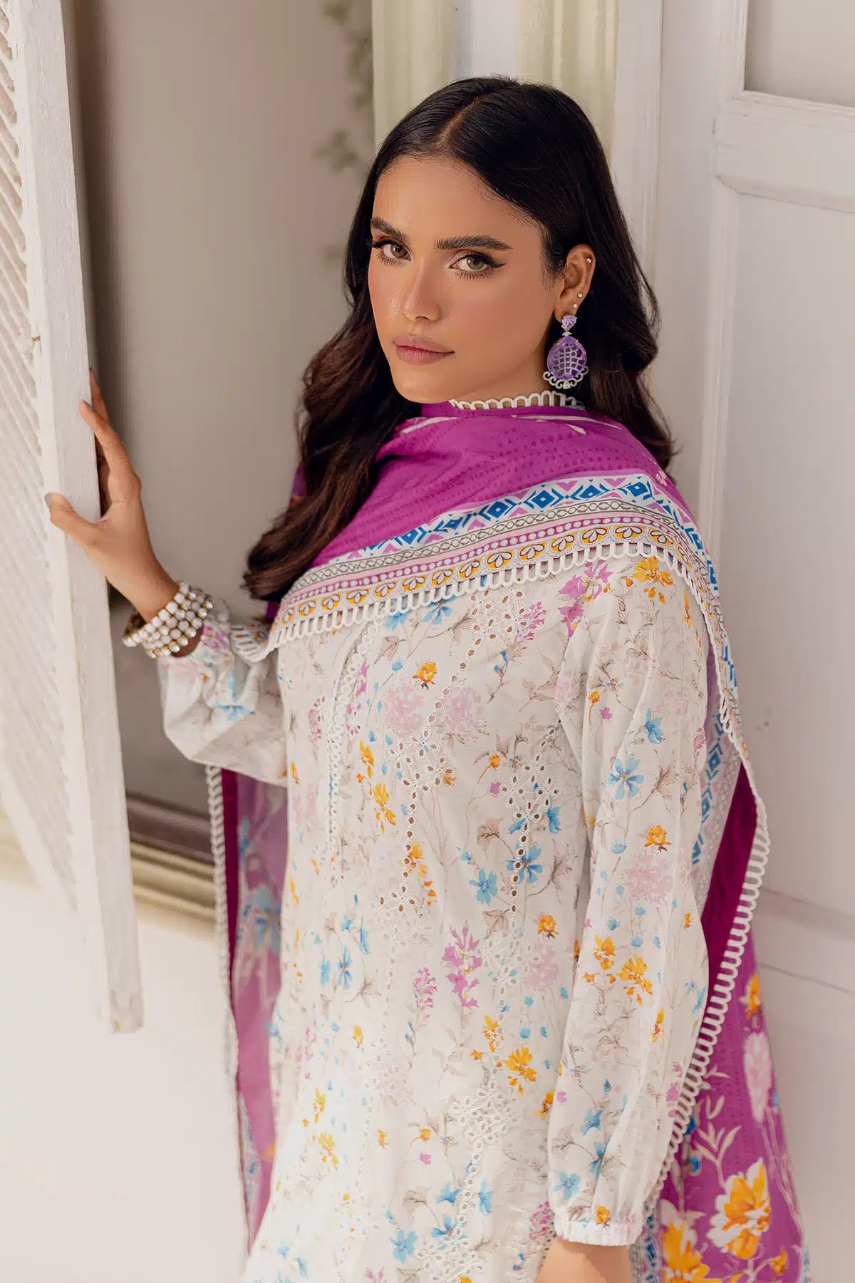 4764-SHIREEN EMBROIDERED LAWN UNSTITCHED