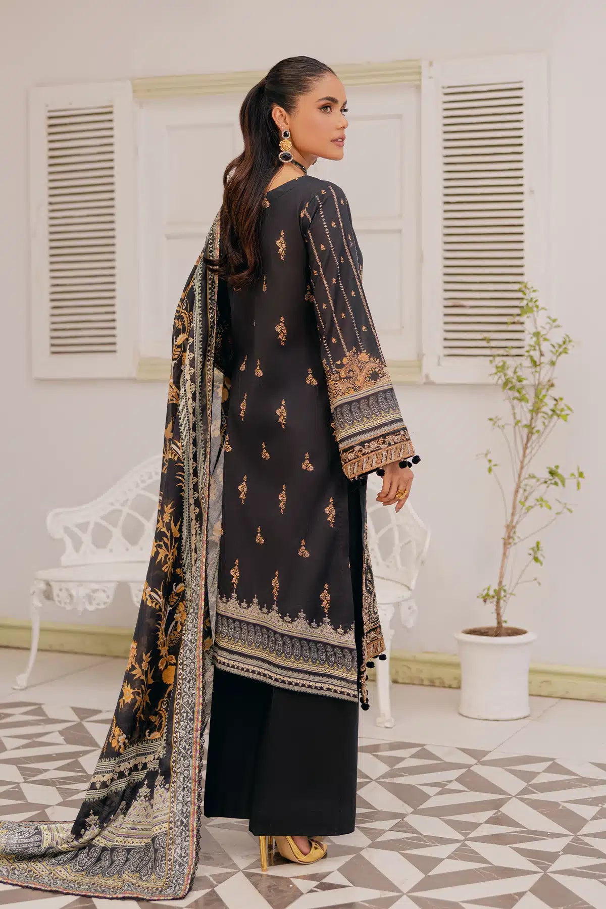 4769-RAHIA EMBROIDERED LAWN UNSTITCHED